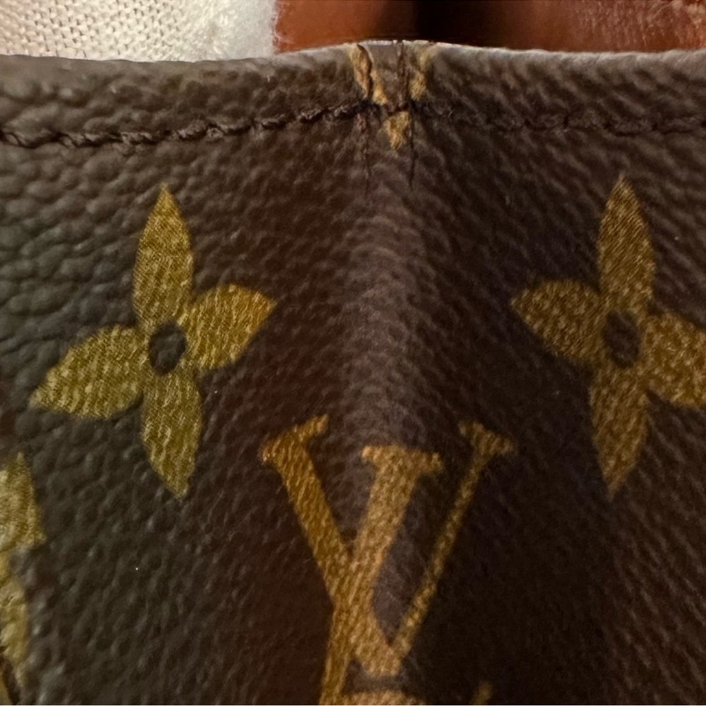 Louis Vuitton Zip Portfolio *RARE* - Picture 13 of 15